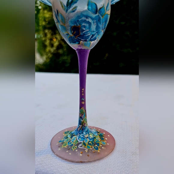 SOLD~ Set of two lead-free crystal Margarita glasses painted pink and blue roses - Picture 7 of 10